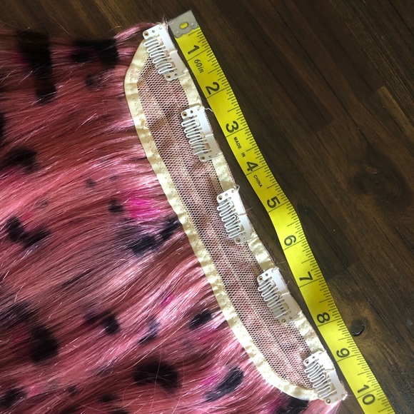 Clip-in 20" Handmade Pink Cheetah Print Hair Extension - Picture 7 of 8